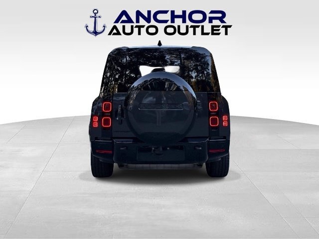 Used 2024 Land Rover Defender 130 X-Dynamic SE AWD/4WD image 7