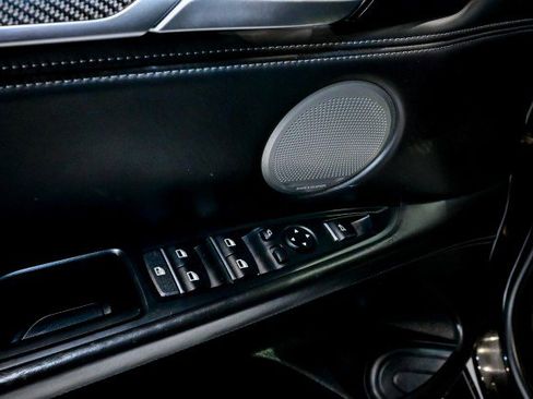 Used 2017 BMW X5 M image 17