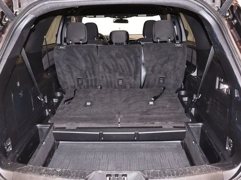 Certified 2020 Ford Explorer XLT w/ Class III Trailer Tow Package AWD/4WD image 38