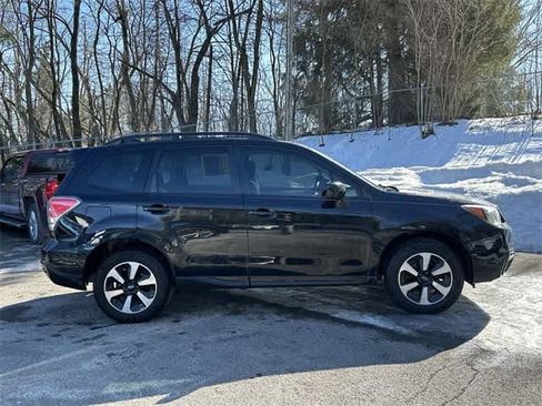 Used 2017 Subaru Forester 2.5i Premium w/ All-Weather Package image 3