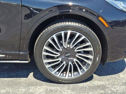 Used 2022 Lincoln Corsair AWD w/ Premium Package image 8