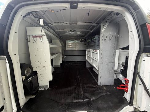 Used 2013 Chevrolet Express 1500 AWD image 19