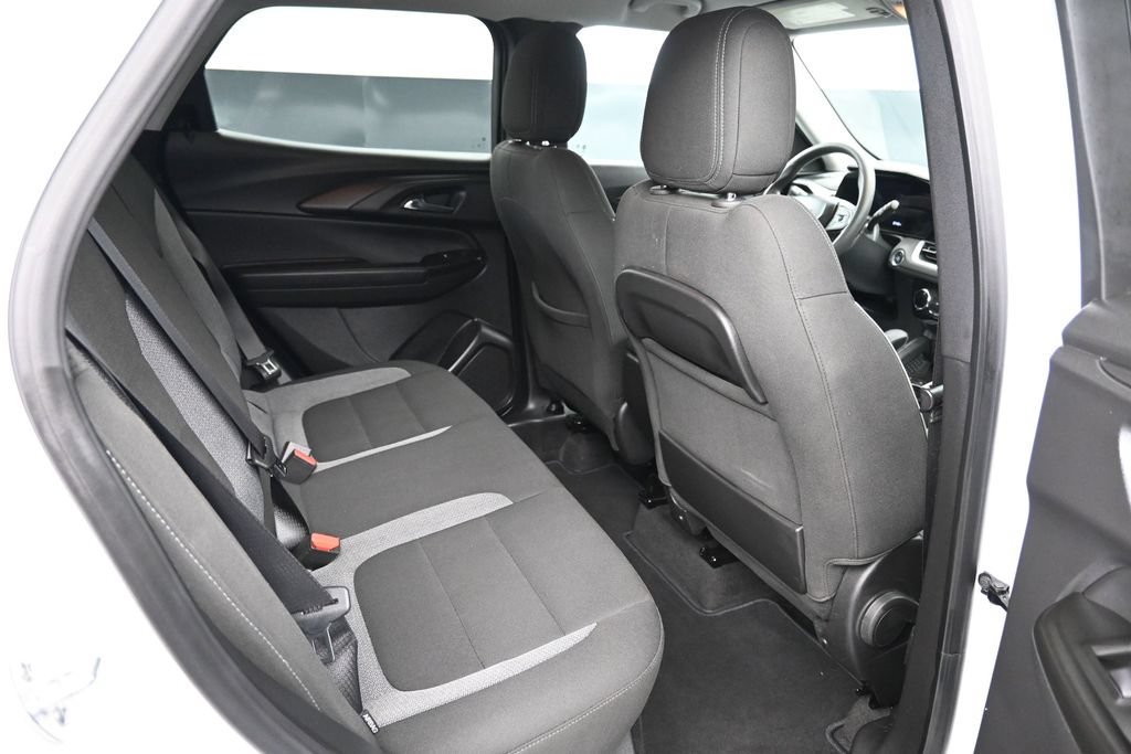 Used 2025 Chevrolet TrailBlazer LT FWD image 17