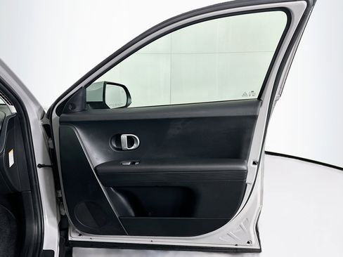 Used 2024 Hyundai Ioniq 5 SE RWD image 31