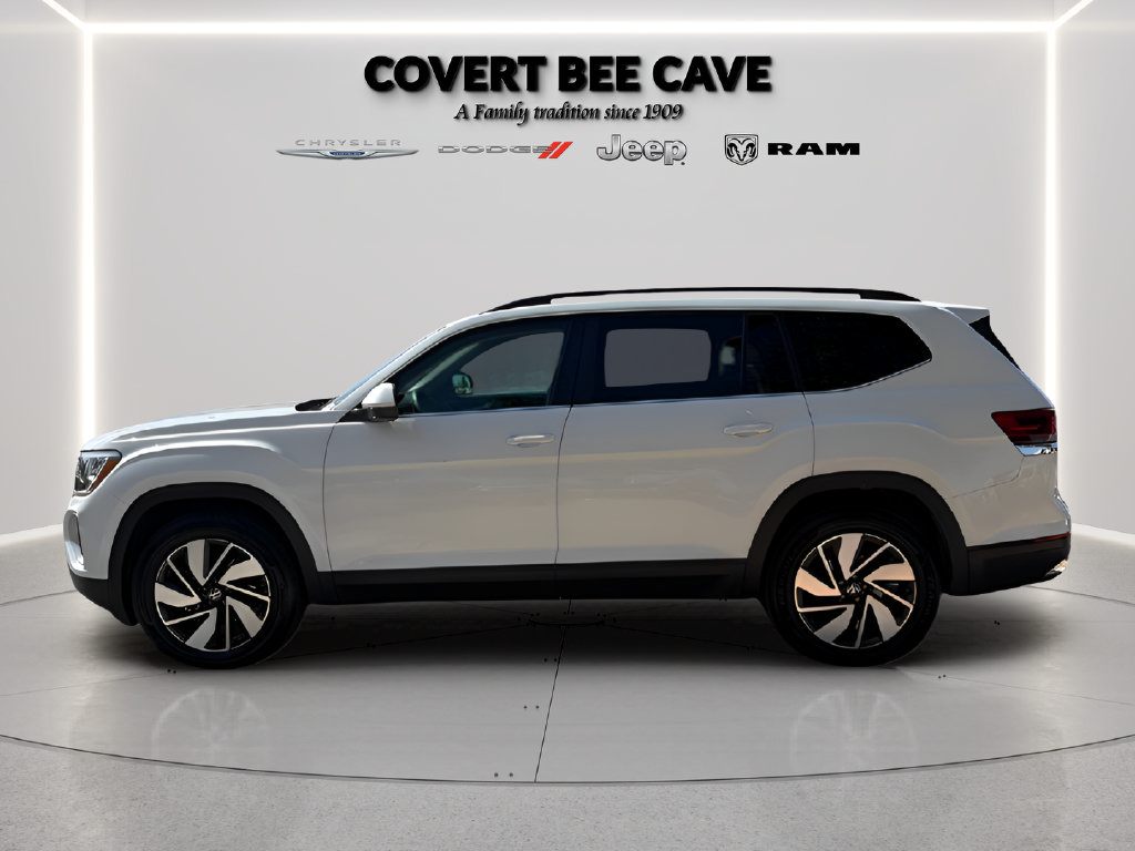 Used 2024 Volkswagen Atlas SE w/ Panoramic Sunroof Package FWD image 7