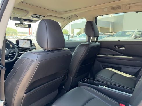 Certified 2023 Nissan Pathfinder SL w/ SL Premium Package FWD image 24