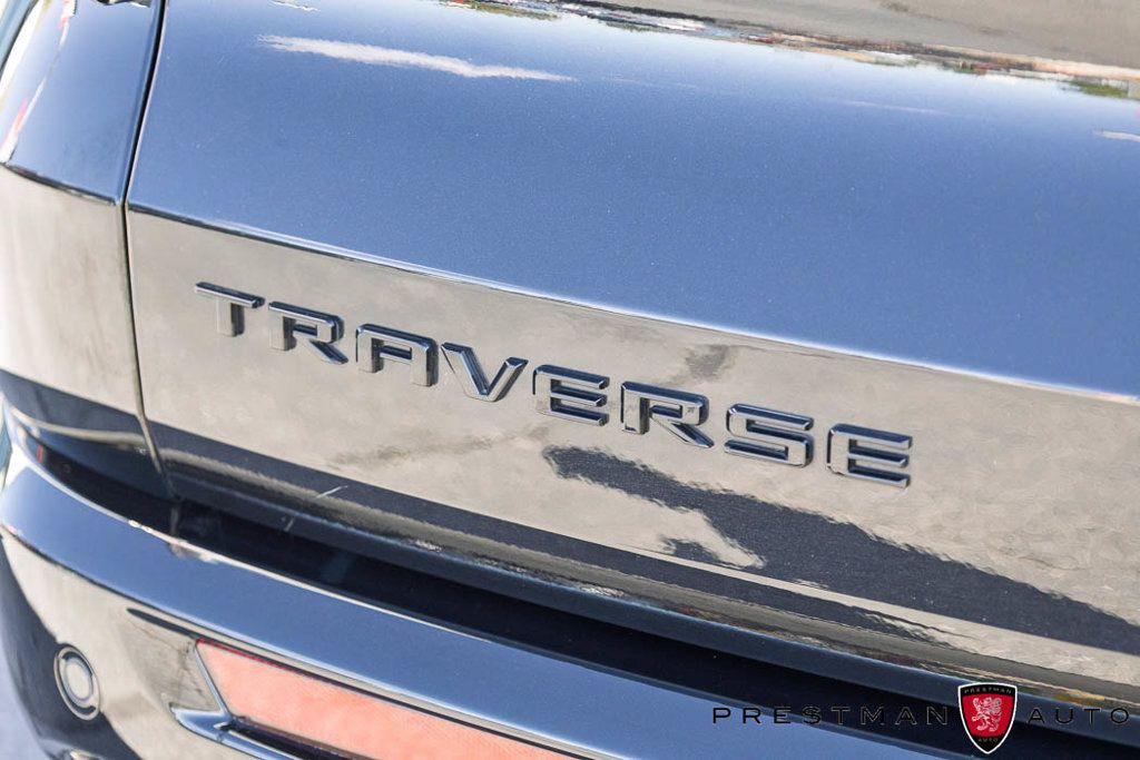 Used 2025 Chevrolet Traverse RS FWD image 43