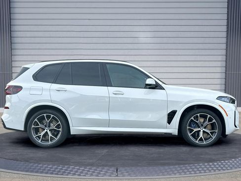 New 2026 BMW X5 xDrive50e w/ M Sport Package image 3