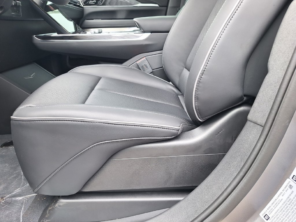 New 2026 Cadillac Escalade IQ Sport 2 w/ LPO, ONYX Package AWD/4WD image 33