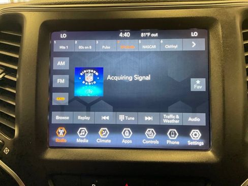 Used 2020 Jeep Cherokee Trailhawk w/ Cold Weather Group AWD/4WD image 23