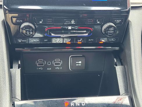 Used 2024 Jeep Grand Cherokee Limited image 22