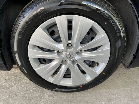 Used 2025 Nissan Sentra S image 30