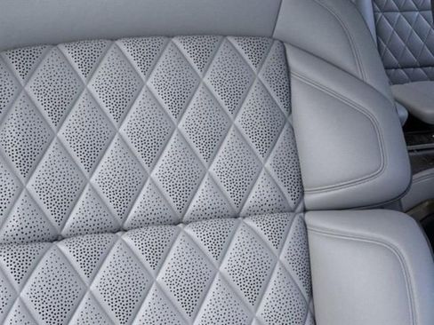 New 2026 Lincoln Navigator L Black Label AWD/4WD image 16