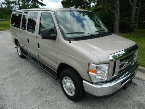Used 2008 Ford E-350 and Econoline 350 XLT RWD image 3