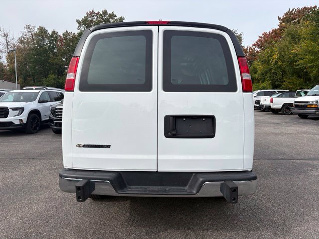 Used 2025 Chevrolet Express 2500 w/ Driver Convenience Package RWD image 4