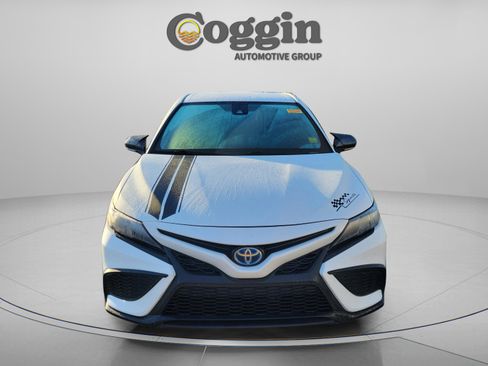 Used 2024 Toyota Camry SE image 8