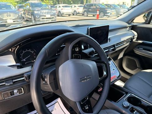 Used 2022 Lincoln Corsair AWD w/ Equipment Group 101A image 10