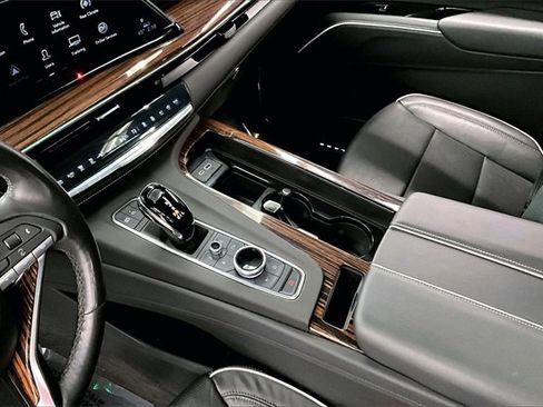 Used 2023 Cadillac Escalade Premium Luxury image 14