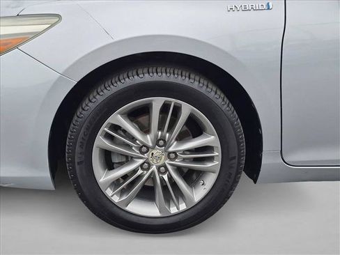 Used 2016 Toyota Camry SE w/ Moonroof Package FWD image 26