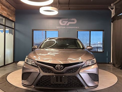 Used 2018 Toyota Camry SE image 8