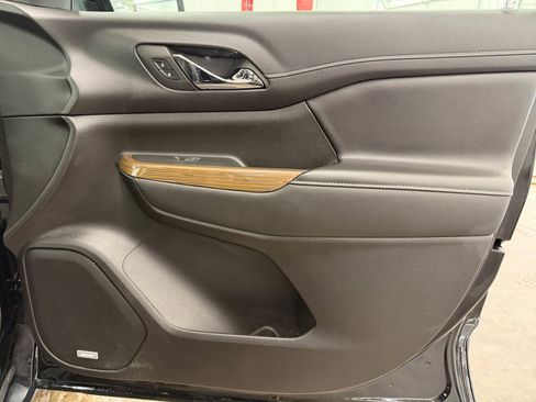 Used 2023 GMC Acadia SLE w/ Infotainment Package AWD/4WD image 27