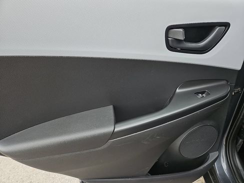 Used 2021 Hyundai Kona SE AWD/4WD image 17