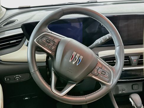 Used 2024 Buick Encore GX Avenir w/ Avenir Technology Package FWD image 18