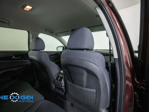Used 2019 Kia Sorento AWD image 34