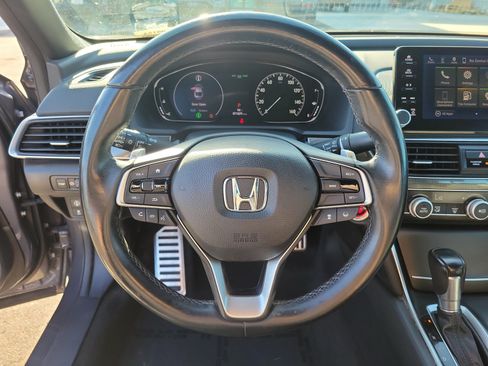 Used 2018 Honda Accord Sport image 17