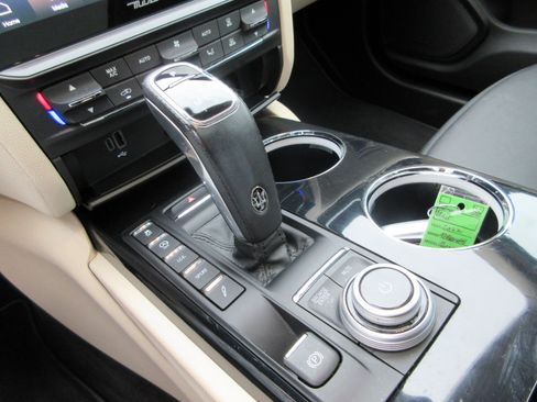 Used 2022 Maserati Quattroporte Modena image 47