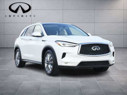 Used 2020 INFINITI QX50 Luxe w/ Navigation Package image 3