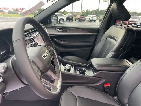 New 2025 Jeep Grand Cherokee Limited image 7
