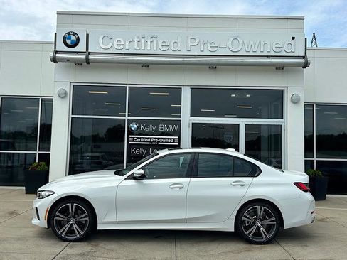 Certified 2023 BMW 330i xDrive Sedan w/ Premium Package AWD/4WD image 5