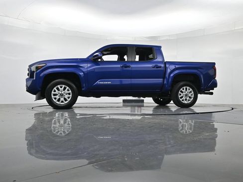 Used 2025 Toyota Tacoma SR5 RWD image 41