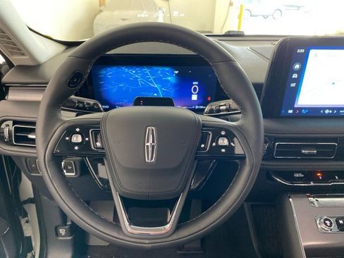 New 2025 Lincoln Aviator AWD w/ Jet Appearance Package image 17