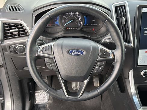 Used 2024 Ford Edge Titanium image 17