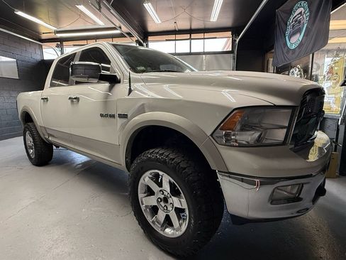 Used 2009 Dodge Ram 1500 Truck Laramie AWD/4WD image 3