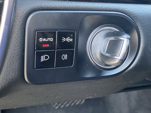 Used 2021 Porsche Cayenne Coupe w/ Premium Package image 19