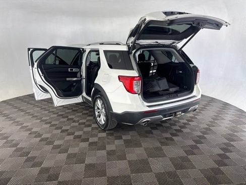 Used 2021 Ford Explorer Limited w/ Equipment Group 301A AWD/4WD image 17