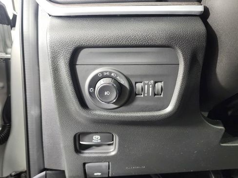 New 2025 Jeep Grand Cherokee Limited w/ Trailer Tow Package image 15