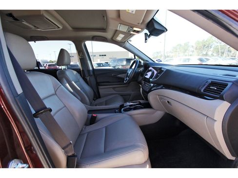 Used 2021 Honda Pilot Touring image 29