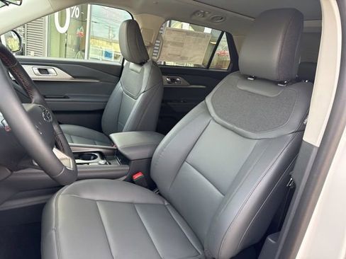 New 2026 Ford Explorer Active w/ Active Comfort Package AWD/4WD image 15