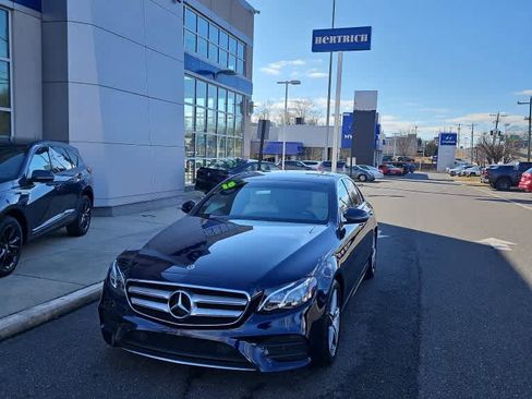 Used 2018 Mercedes-Benz E 300 E 300 image 1
