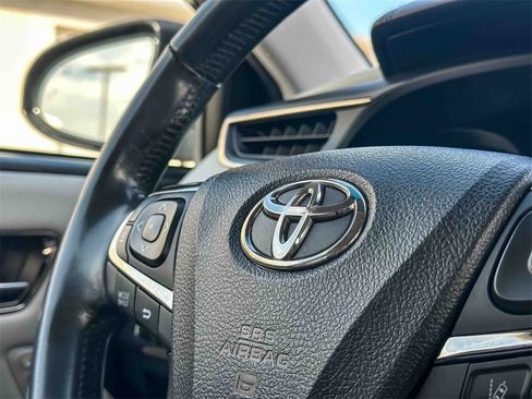 Used 2017 Toyota Avalon Limited image 28