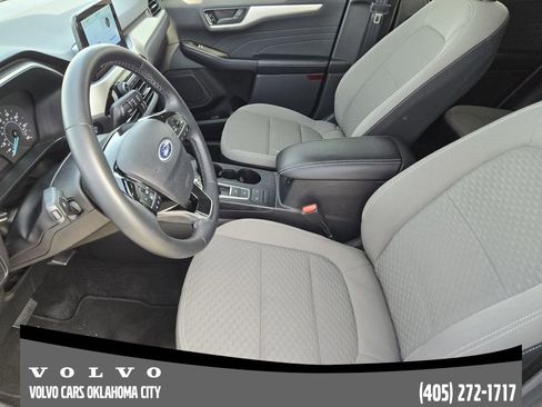 Used 2022 Ford Escape SE w/ SE Sport Appearance Package image 12