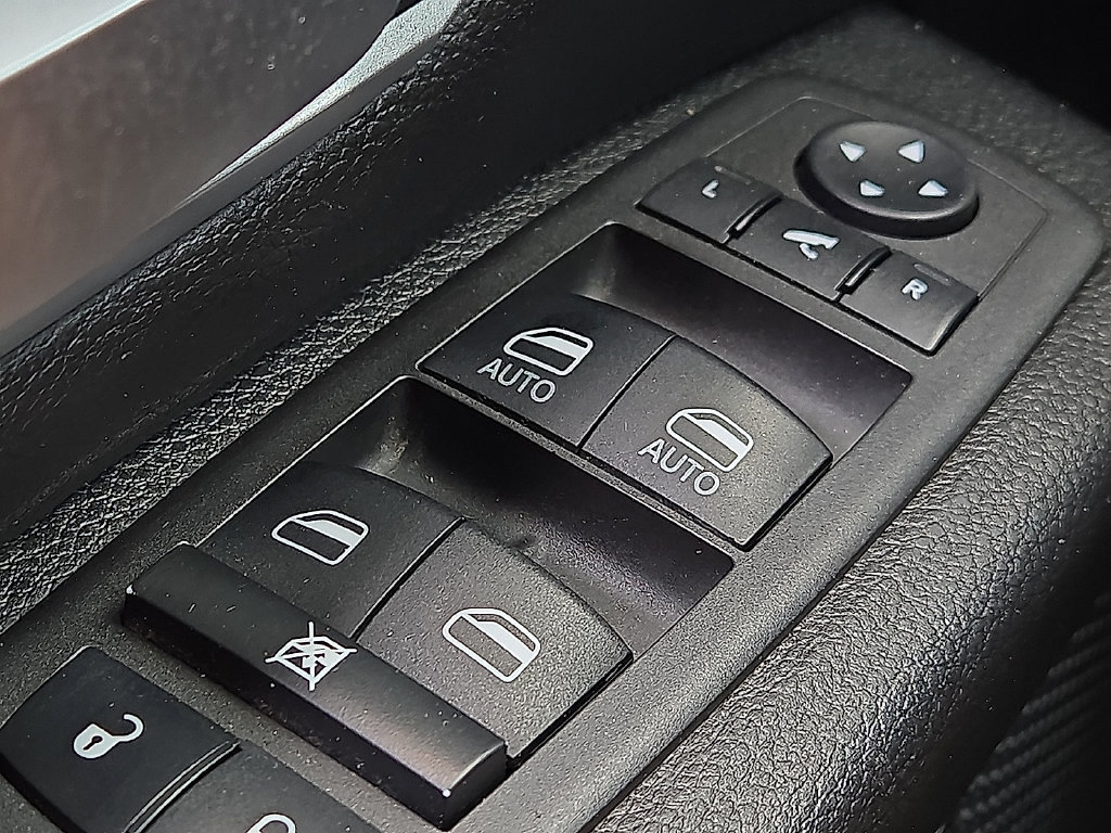 Used 2022 RAM 1500 Big Horn AWD/4WD image 17