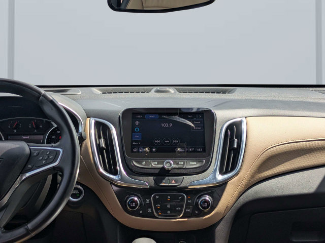 Used 2022 Chevrolet Equinox Premier FWD image 19