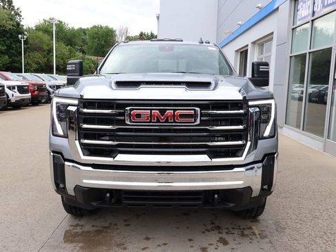 New 2026 GMC Sierra 3500 SLE w/ Preferred Package AWD/4WD image 5