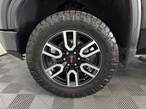 Used 2021 GMC Sierra 1500 AT4 w/ AT4 Value Package AWD/4WD image 9