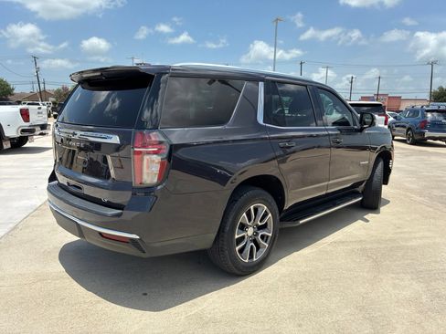Used 2022 Chevrolet Tahoe LT w/ LT Signature Package RWD image 7